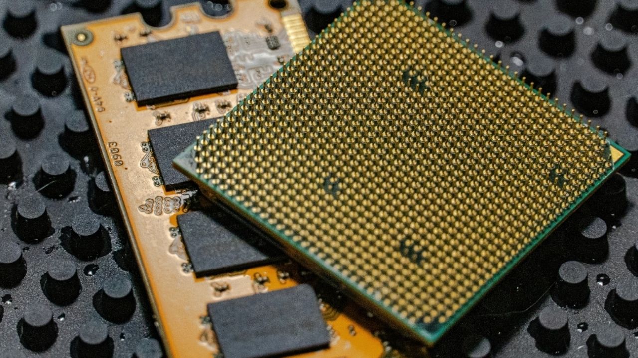 Pakistan’s first computer chip plant to be set up in Faisalabad