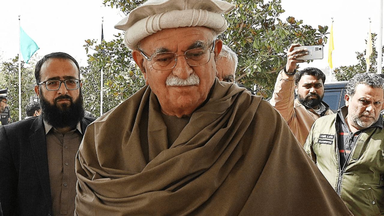 Mahmood Khan Achakzai is the new opposition leader in National Assembly