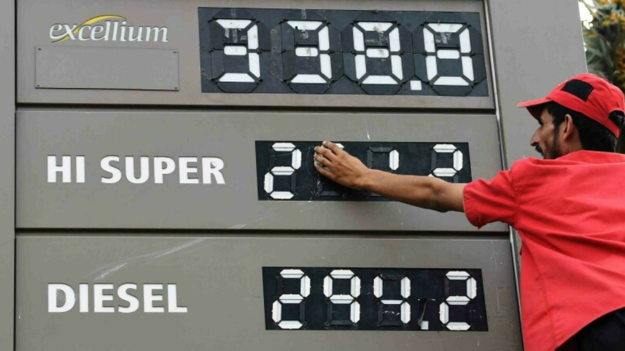 Diesel prices likely to go up, petrol prices down from Feb 1
