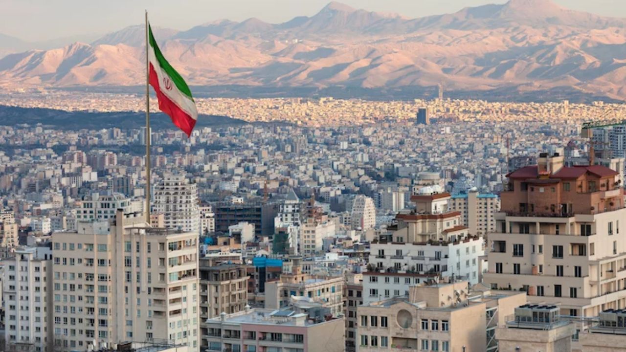 Iran showcases military strength as US armada nears