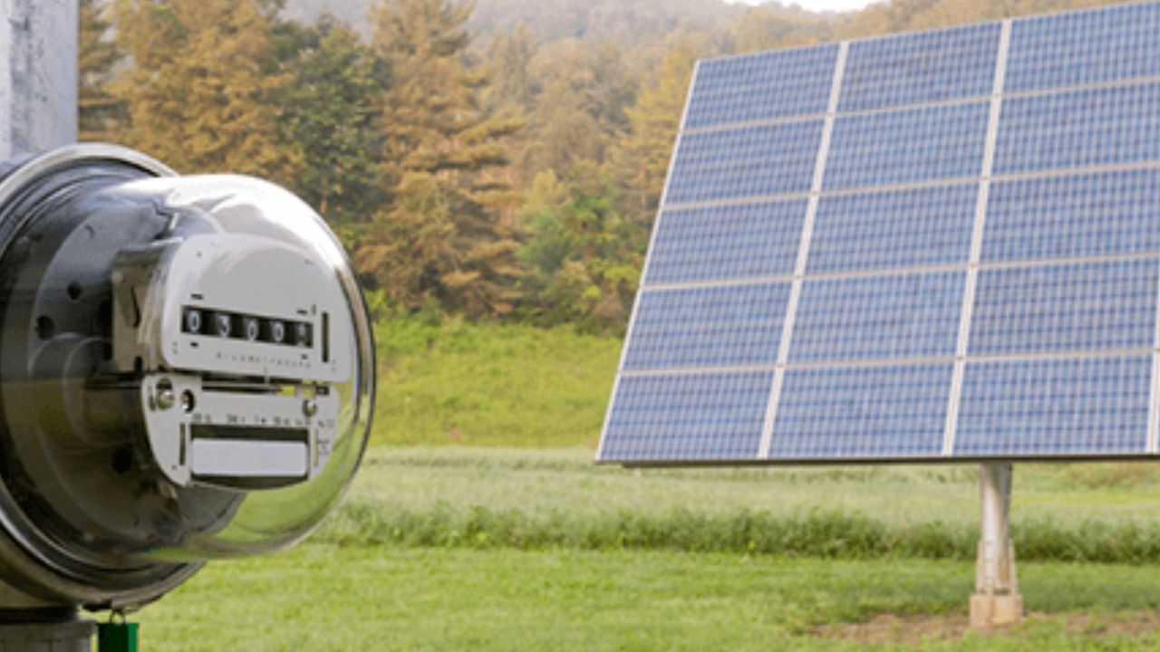 PM directs urgent review of NEPRA’s new solar policy to safeguard existing contracts