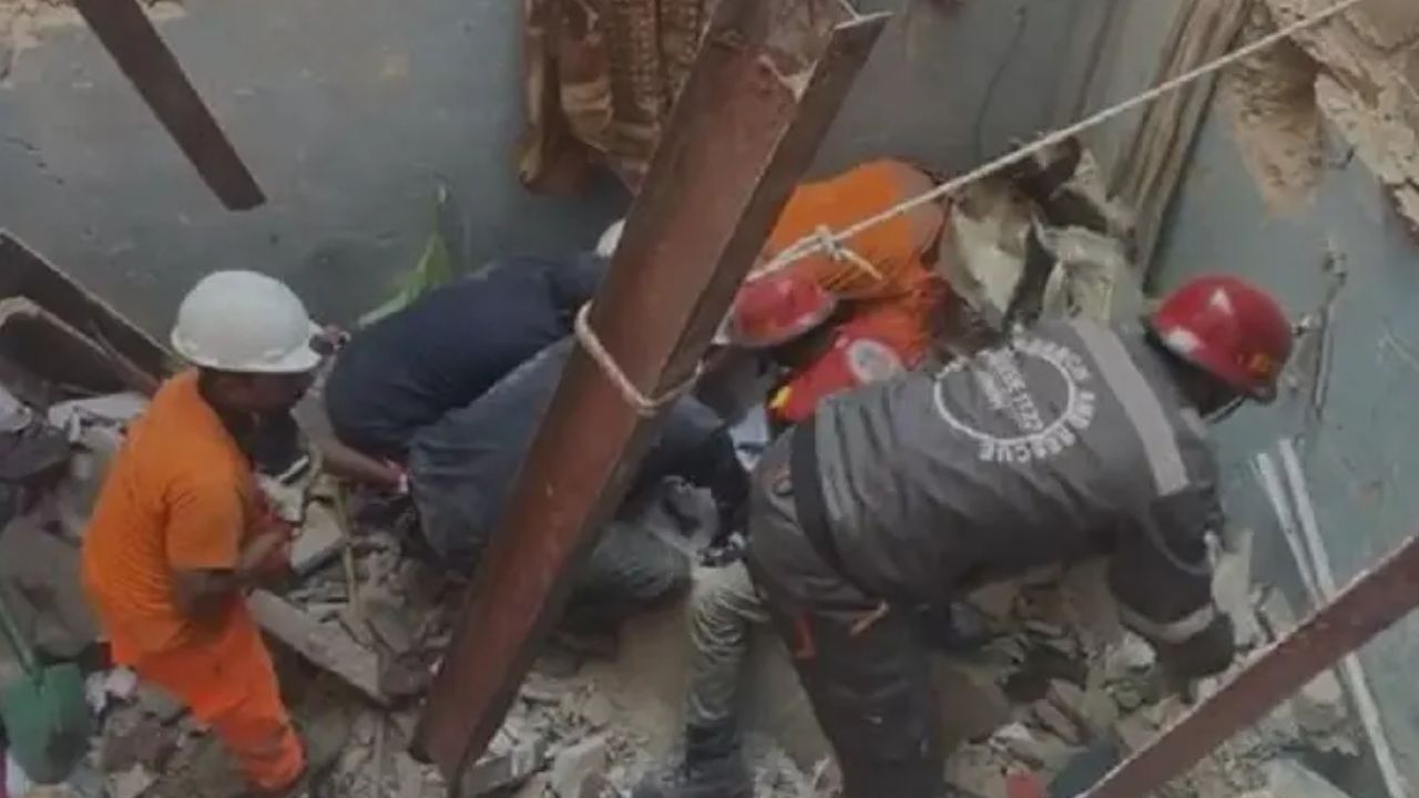 13 dead as Karachi building collapses after gas explosion