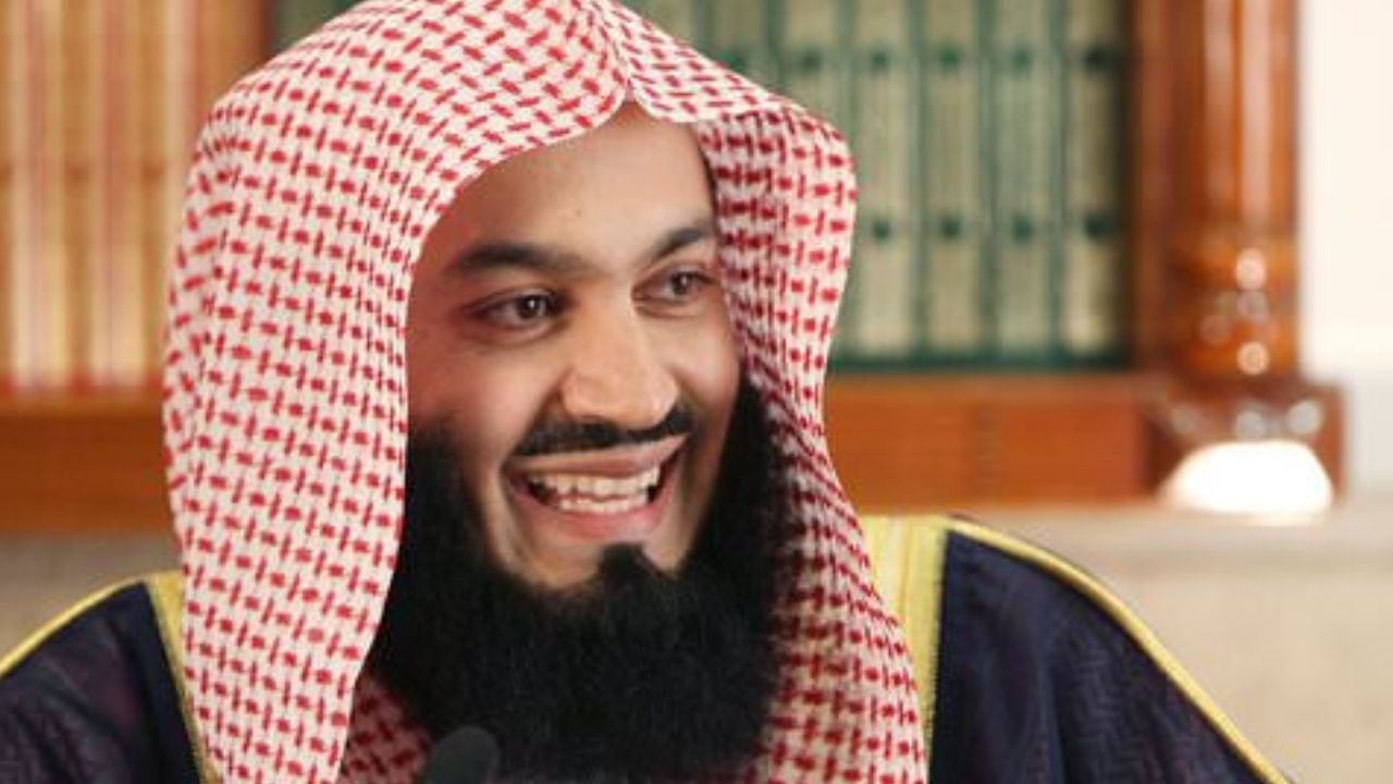 ‘Fortune-cookie preacher’: Netizens slam Mufti Menk’s silence on Iran-Israel conflict
