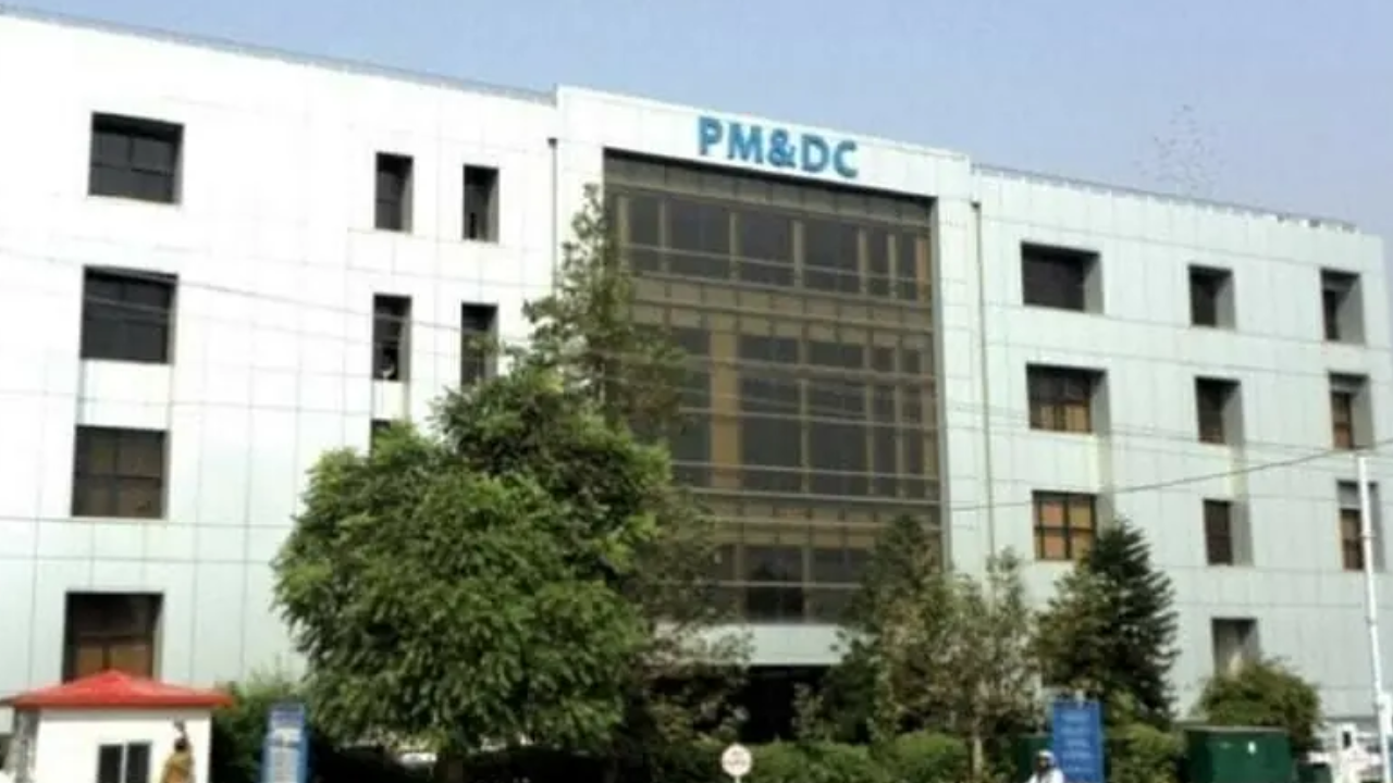 PMDC allows 19 medical, dental colleges to raise fee by up to Rs2.1 million