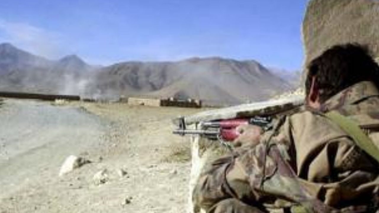 Pakistan intensifies strikes on Taliban amid border tensions