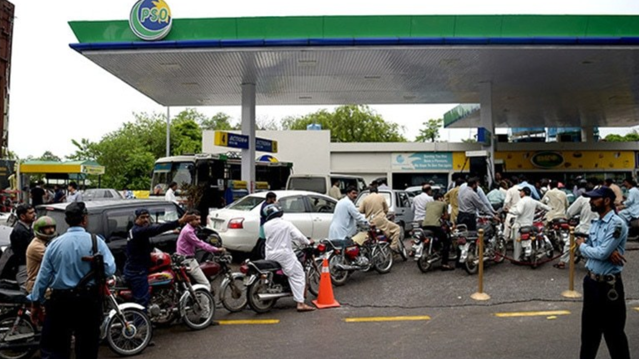 Govt plans to freeze domestic fuel prices despite global spike