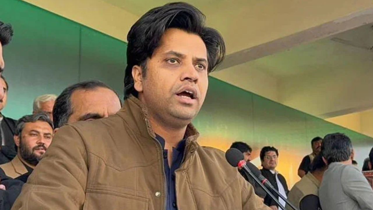 KP CM’s aide faces backlash for calling Kohat drone ‘suspicious’, not naming Taliban