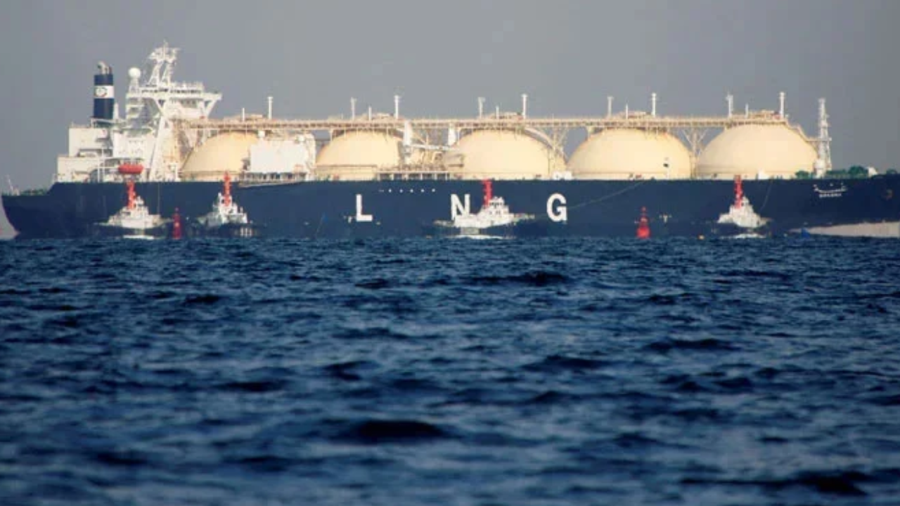 Senate panel told Pakistan’s LNG supply could run out after April 14